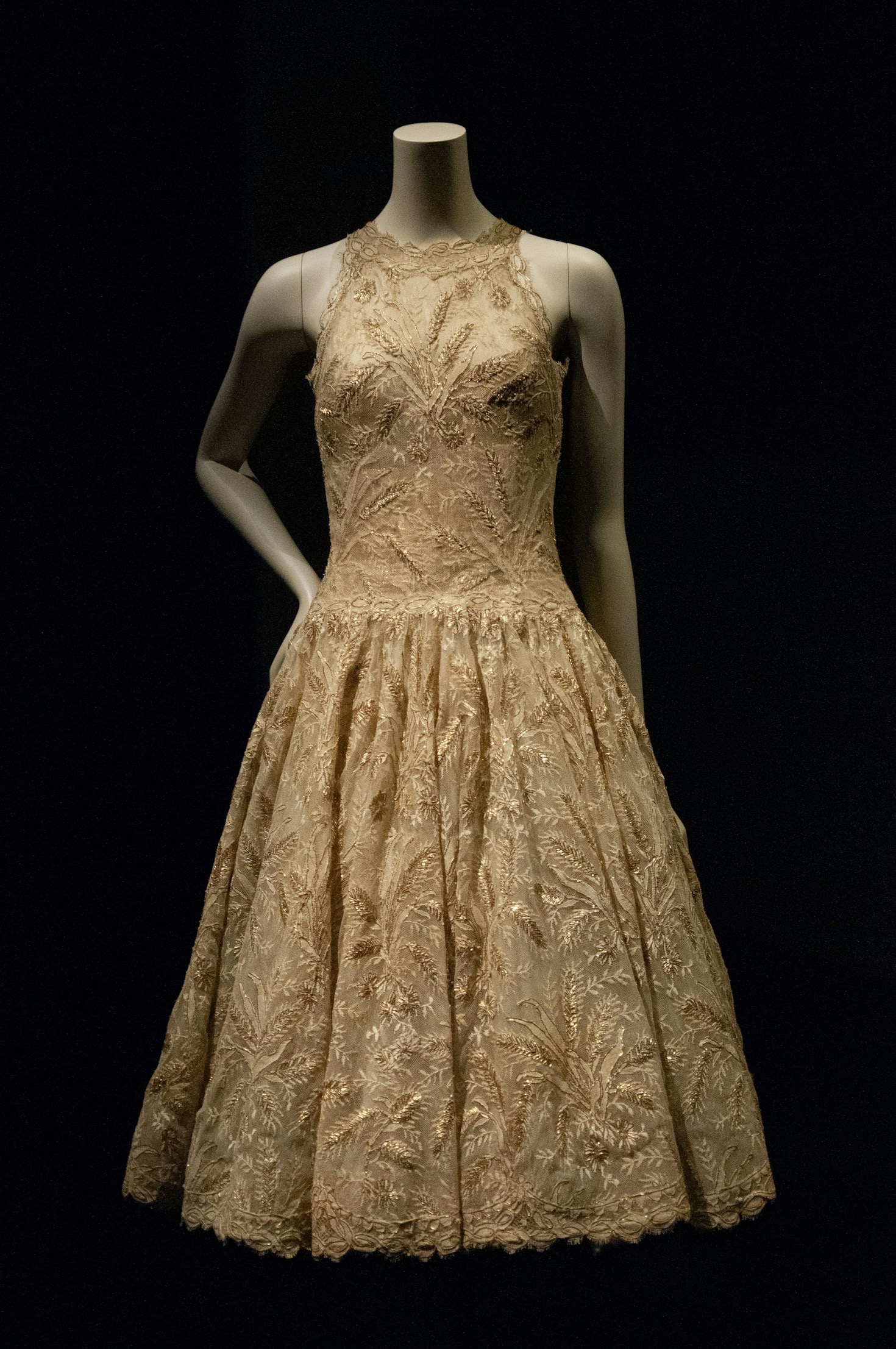 Fra catwalk til gade: aktuelle modetips